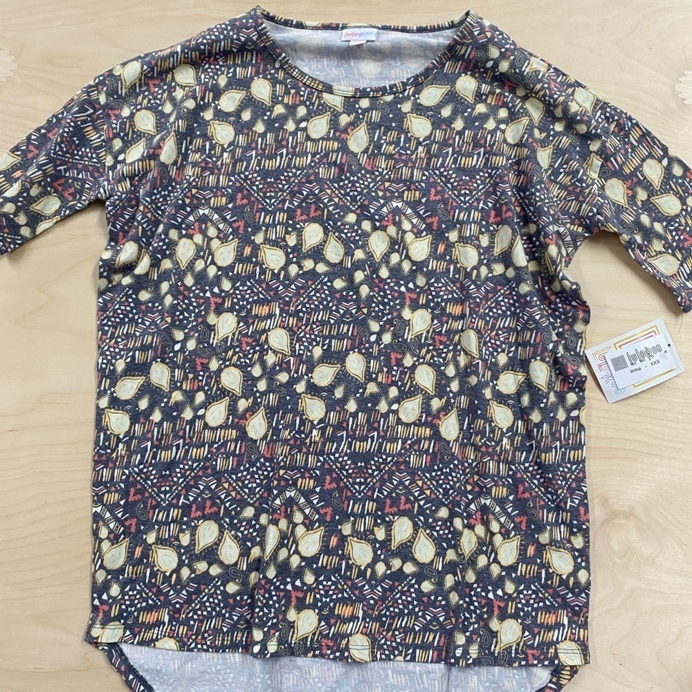 Lularoe Irma Blouse size XXS (CT)